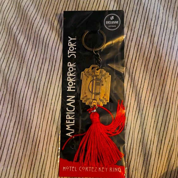 Loot Crate Accessories - American Horror Story Keychain